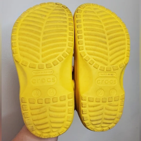 CROCS Classic Yellow Slides Size Womens 4 - Picture 8 of 9